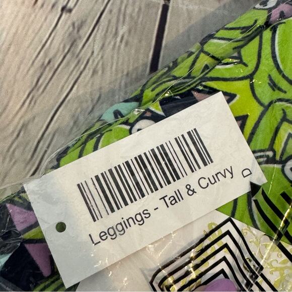LuLaRoe Muppets Kermit the Frog Tall and Curvy Leggings - Picture 2 of 4